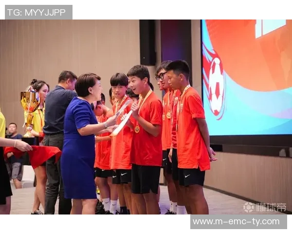 江西省足球比赛精彩纷呈各地球队齐聚一堂争夺冠军荣耀 江西省足球比赛精彩纷呈各地球队齐聚一堂争夺冠军荣耀