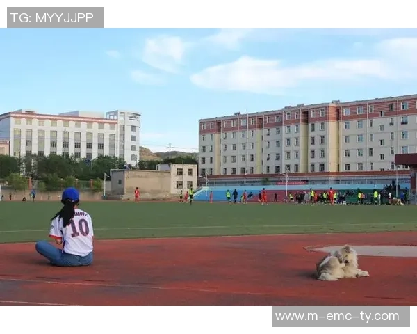 足球解说人才招聘启事欢迎热爱足球的你加入我们的团队共创精彩赛事解说